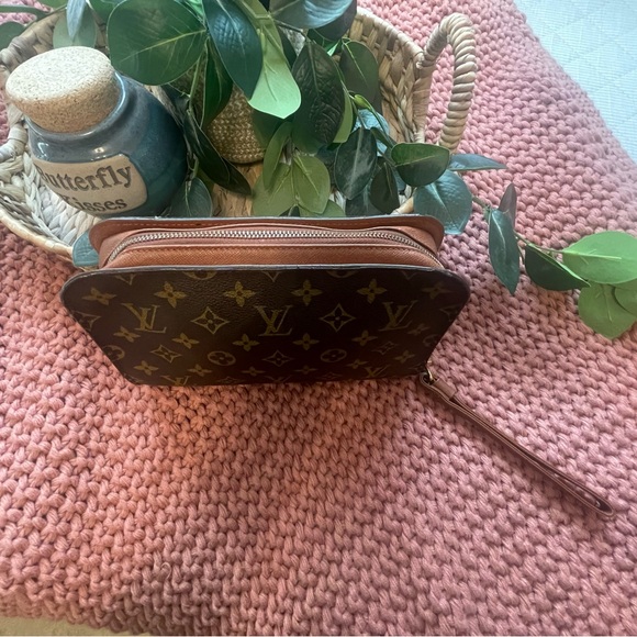 Louis Vuitton Monogram Orsay Clutch-Authentic - Picture 3 of 15